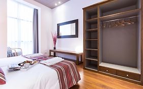 Serennia Apartamentos Ramblas - Placa Catalunya